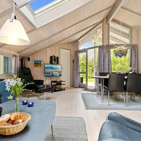 Ejnarine - 300m From The Sea By Interhome *